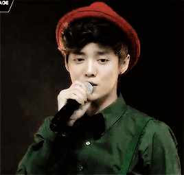 meiren-menglu:  Luhan x Christmas Day compilation…. 