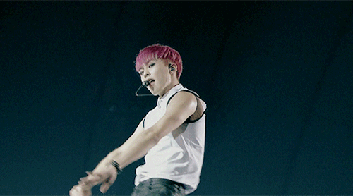 best-moments-are-memories: marshmallow-phd: yoosmekihyun: xiudaengerous:  Xiumin • Don’t Go ~ Body R