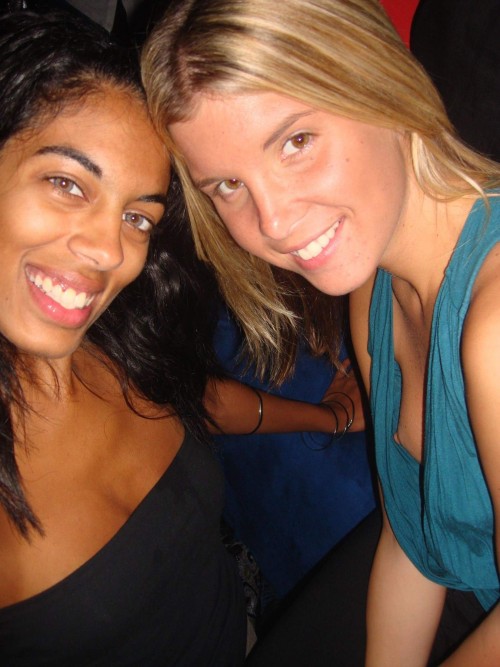More nip slips and pussy slips pics at http://pussyslip.tumblr.com/