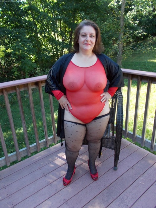 mollyfan82: speck60: Geile schnitte  Wow sexy reife milf