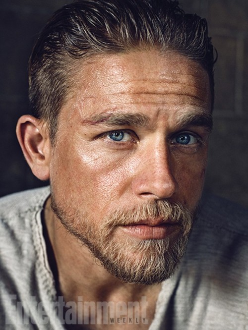 diana-prince:First Look At Pacific Rim’s Charlie Hunnam As King Arthur