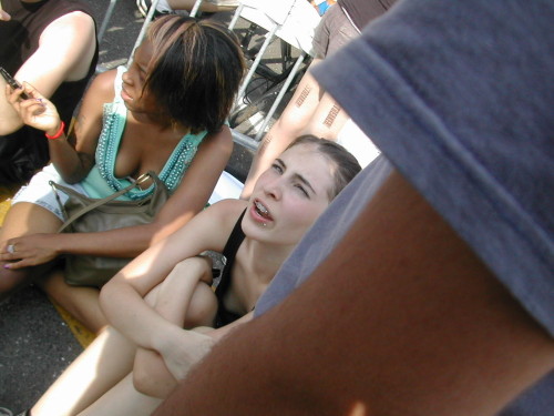 More nip slips and pussy slips pics at http://pussyslip.tumblr.com/