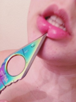 kinkyvirgn:  💖 my knife 💖