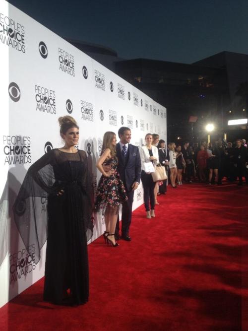 alyssinmymind:Look who is on the #PeoplesChoice red carpet… @M_Weatherly #NCIS pic.twitter.co