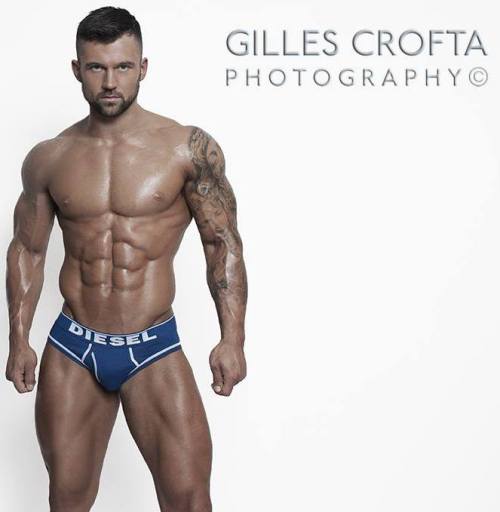 mitos:  Zac Fotheringham by Gilles Crofta Photography (2013) 