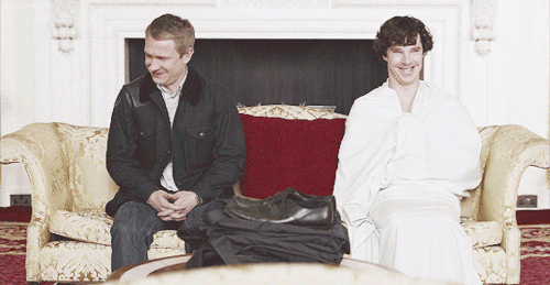 love-in-mind-palace:consultingdads:sherlock meme » nine scenes » (⁵/₉)The giggling in the last panel