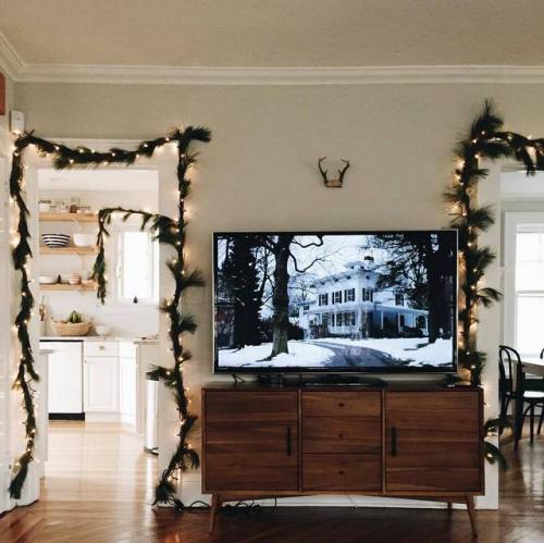 mandasmash:If you know the movie on the tv…