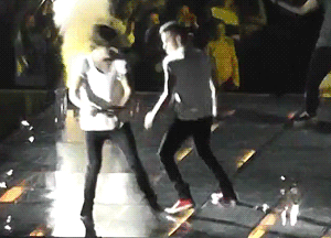 dustycrayons:   {x}  #no but harry’s version of attacking liam is to crawl into