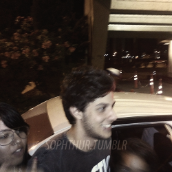 sophthur:  Chay Suede saindo do hotel de