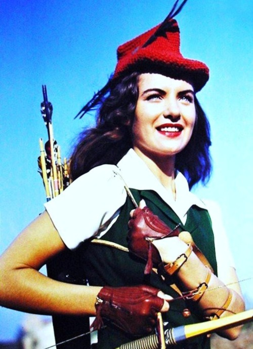 Ella Raines, 1944.