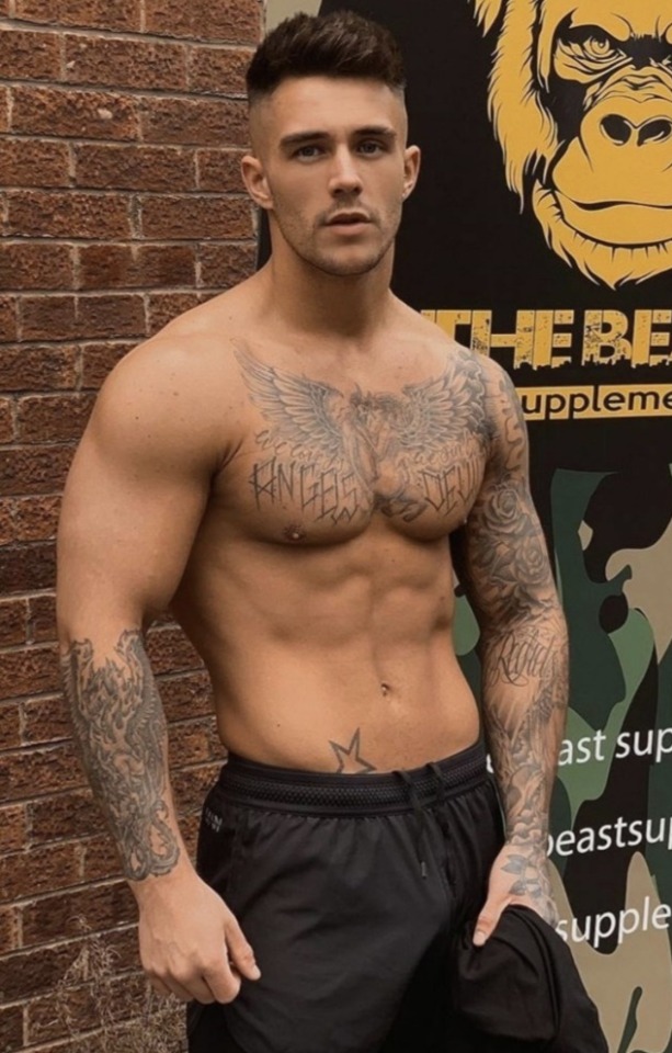 Porn photo shudhxjs:Love tattoos and muscles…this