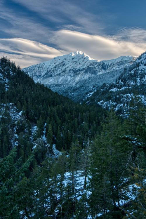 amazinglybeautifulphotography:Morning light on Jack Mountain - North Cascades, WA [2000x3000] [OC] -