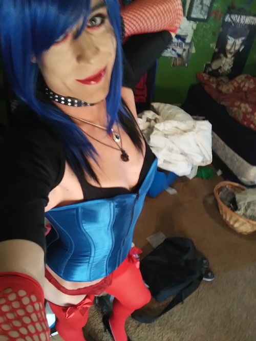 andyscarlett:Like a good gurl. Tell me now how sexy i am. Kisses. Miss Andi Ann Just Luv Her Look.!!