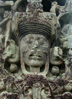 Maya ruler Eighteen Rabbit (Uaxaclajuun Ub’aah K’awiil) depicted on Stela B at the Monument Plaza (Great Plaza), Copán, Honduras. 