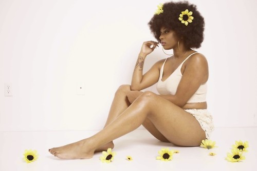 neneboss22: Sunflower in human form.@mynameisrayray