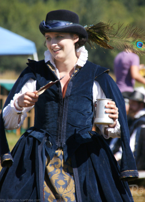 Elizabethan Blue Gown (Washington Midsummer Renaissance Faire, 2011)