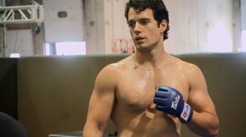 manculture:  Henry Cavill  adult photos