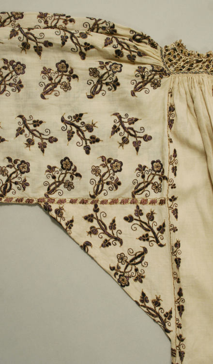 ephemeral-elegance:Silk and Metallic Embroidered Linen Blouse, ca. late 16th Centuryvia The Met