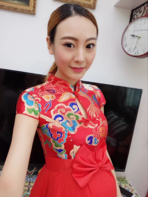 lias2014: 穿结婚礼服的孕妇，别样的美！