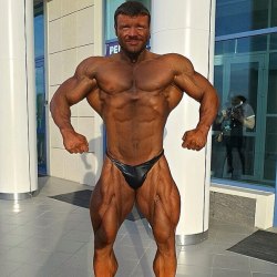 hoteasterneuropeanguys:  Alexander Schukin from RussiaBodybuilder