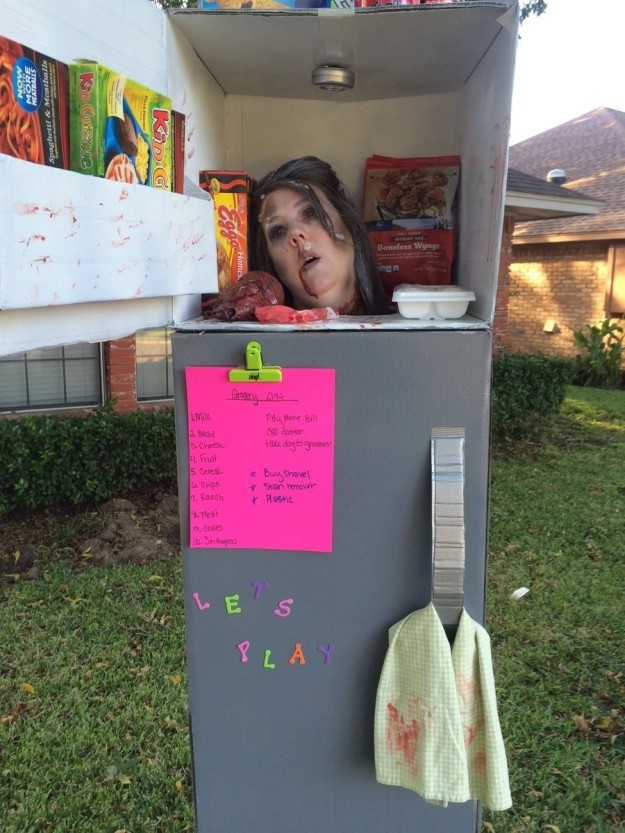mouseofcards:  sixpenceeeblog:  Alicia Williams, a mom in Irving, Texas, dressed