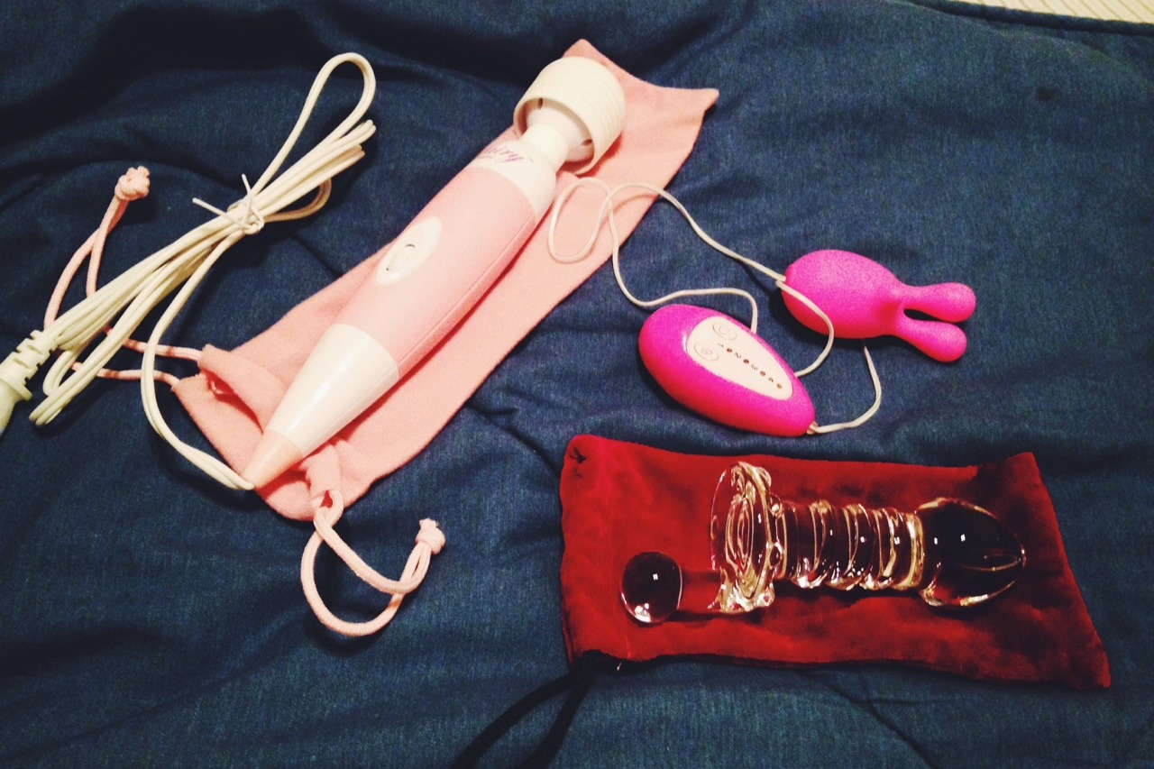 tna-stories:  New toys!!!!! ( ´ ▽ ` )ﾉ