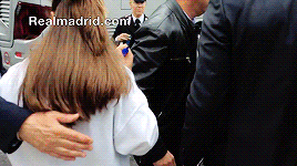 concretar: Passion for Cristiano in Turin! | May 4th, 2015A very lucky fan sneaks past the barrier for a chance to meet Cristiano in Turin and breaks down in tears afterwards. (Translation Assistance: capo-spartivento​ & raraatakelihai, thanks!) 