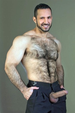 ty3141:  Hot damn.  Sizzling hot hairy stud.