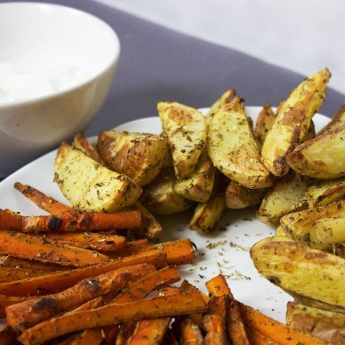 yummspiration:  Carrot chips & potato wedges. With a mustatd rosemary rub. Way healthier then any deep fried chip🍟 and the taste is addictive.See what’s new on yummspiration:)