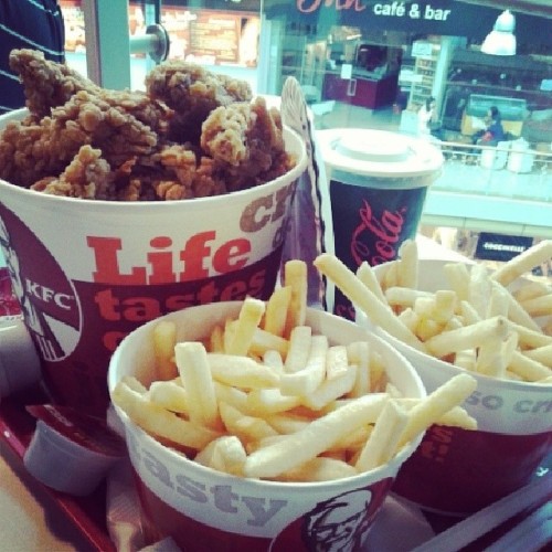 Fast Food #diet #noproblem #kfc #instafood #food #hotwings #like #love #lunch #mall #lazeeez #withbe