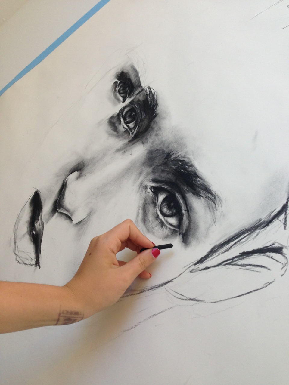 bamb-i:  nymfhet:  bellyfood: work in progress….   charcoal.  i always reblog