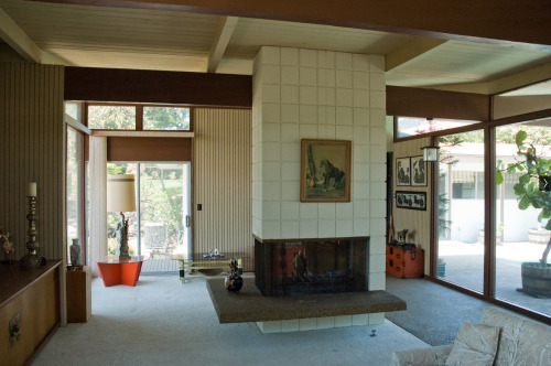 midcenturymodernfreak:  Asian-Inspired Time Capsule! Modernism in Palos Verdes, CA - Via