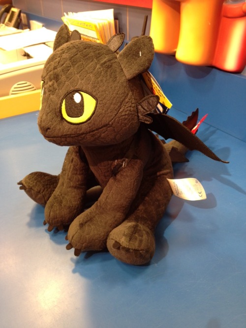 the-nightingales-song:Toothless coming to build-a-bear on May 23!!!