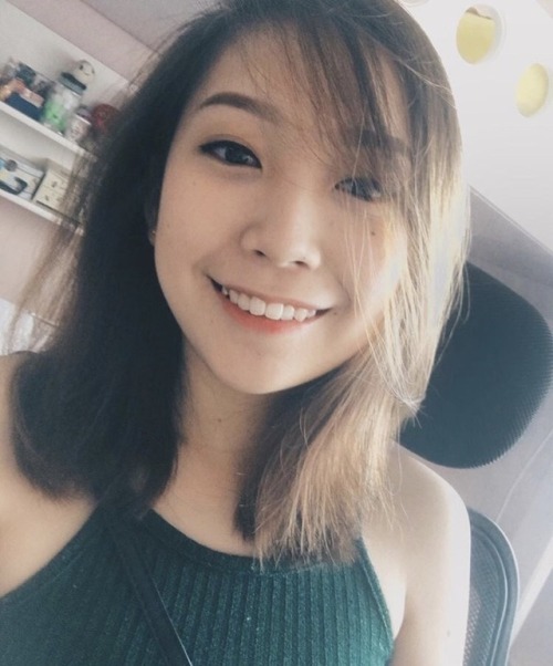 fbtlover-blog:Fan submission, Amanda chua, retweet like and reblog thanks, look at those fuckable bo