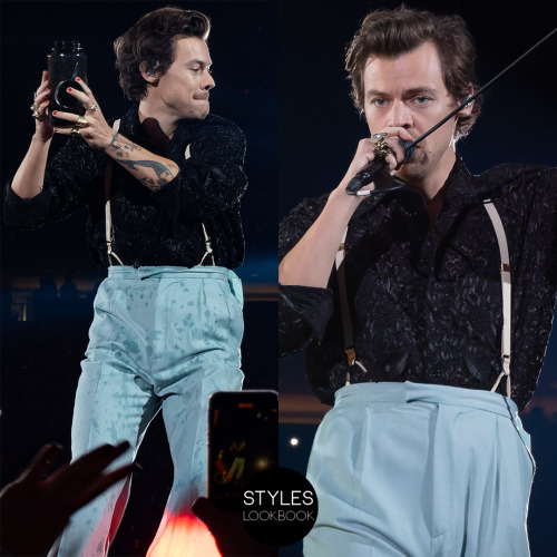 For his Love On Tour show in Portland, Harry wore a custom Gucci look featuring a black floral lace 