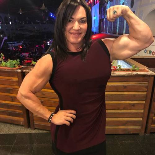 masterfbb:Big mature biceps43 years old ladyView more here