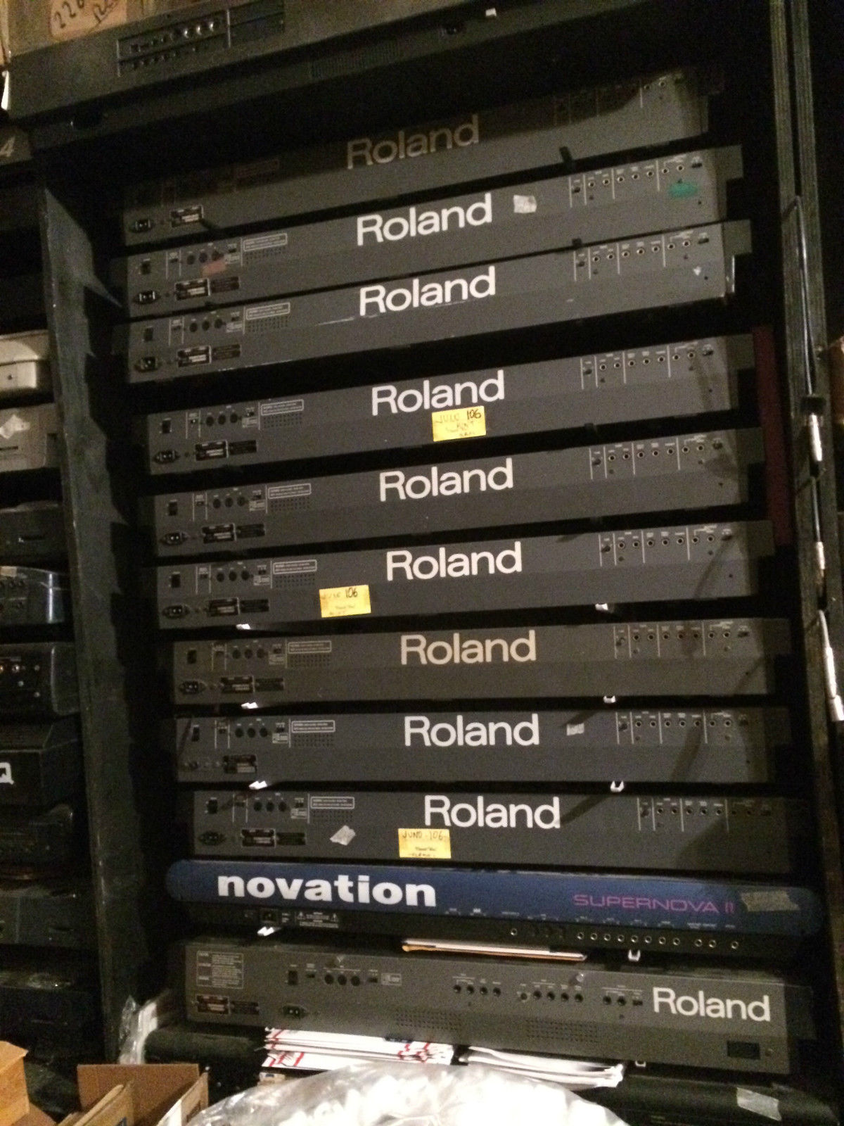 acidmoustache:  Roland Juno 106 Heaven