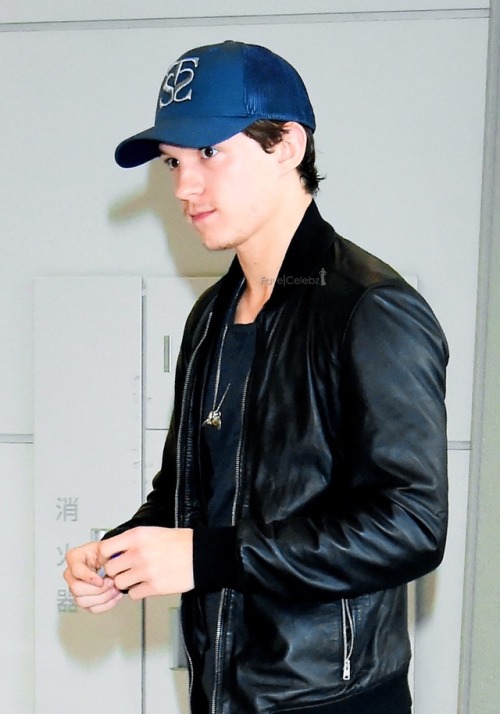 favecelebz:AUGUST 5: Tom Holland arriving in Tokyo!I don&rsquo;t know why/how but he looked TALLER h