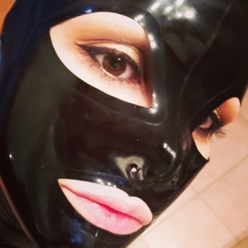Source : sexyinstush.tumblr.com/ Instagram Name: miss_bloxi