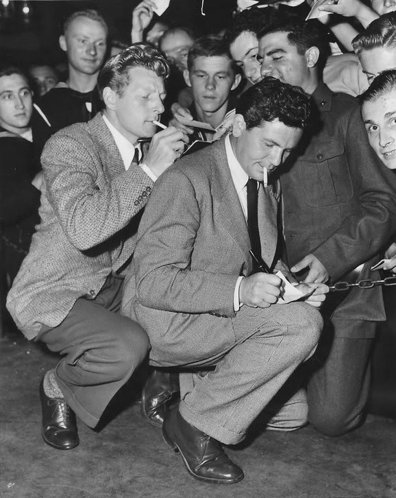 errolflynns:
“ Danny Kaye and John Garfield signing autographs at the Hollywood Canteen.
”