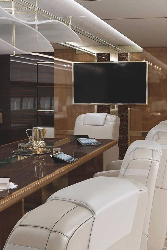 Office Inside a Private Jet by Greenpoint Technologies