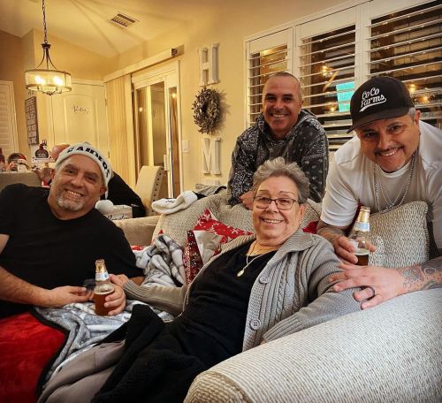 Mom@With Three Of Her Boys. Christmas 2021 ❤️❤️❤️❤️ Https://Www.instagram.com/P/Cydvjy_Rcv5Gmpvyx24Fv0Mhzk_P48Jkpqklgi0/?Utm_Medium=Tumblr