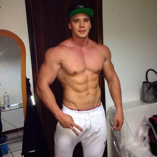 lumbrjax:  Instagram user @miguelangelcartaya http://ift.tt/1mH2NNv 