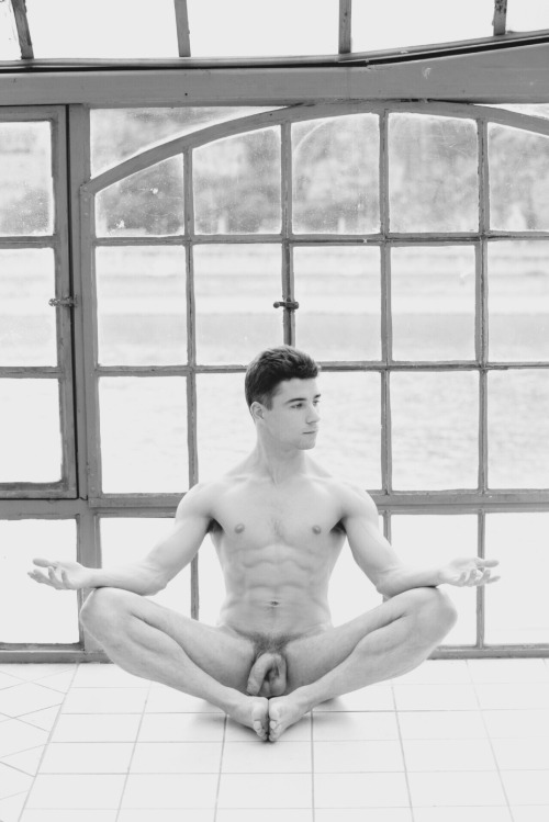 lille-jo:  Naked meditation … 