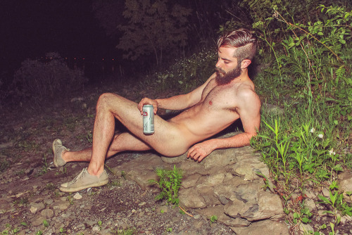 countryboycumdump-blog:  With a beautiful body like that, why hide it by wearing clothes?