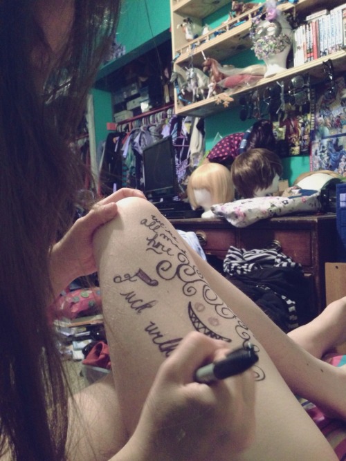 stonershinji:Amanda wud make a hot tattoo artist 10/10