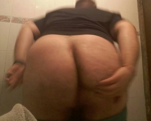 behemothbutts:Need to eat and fuck this big fat fuzzy ass