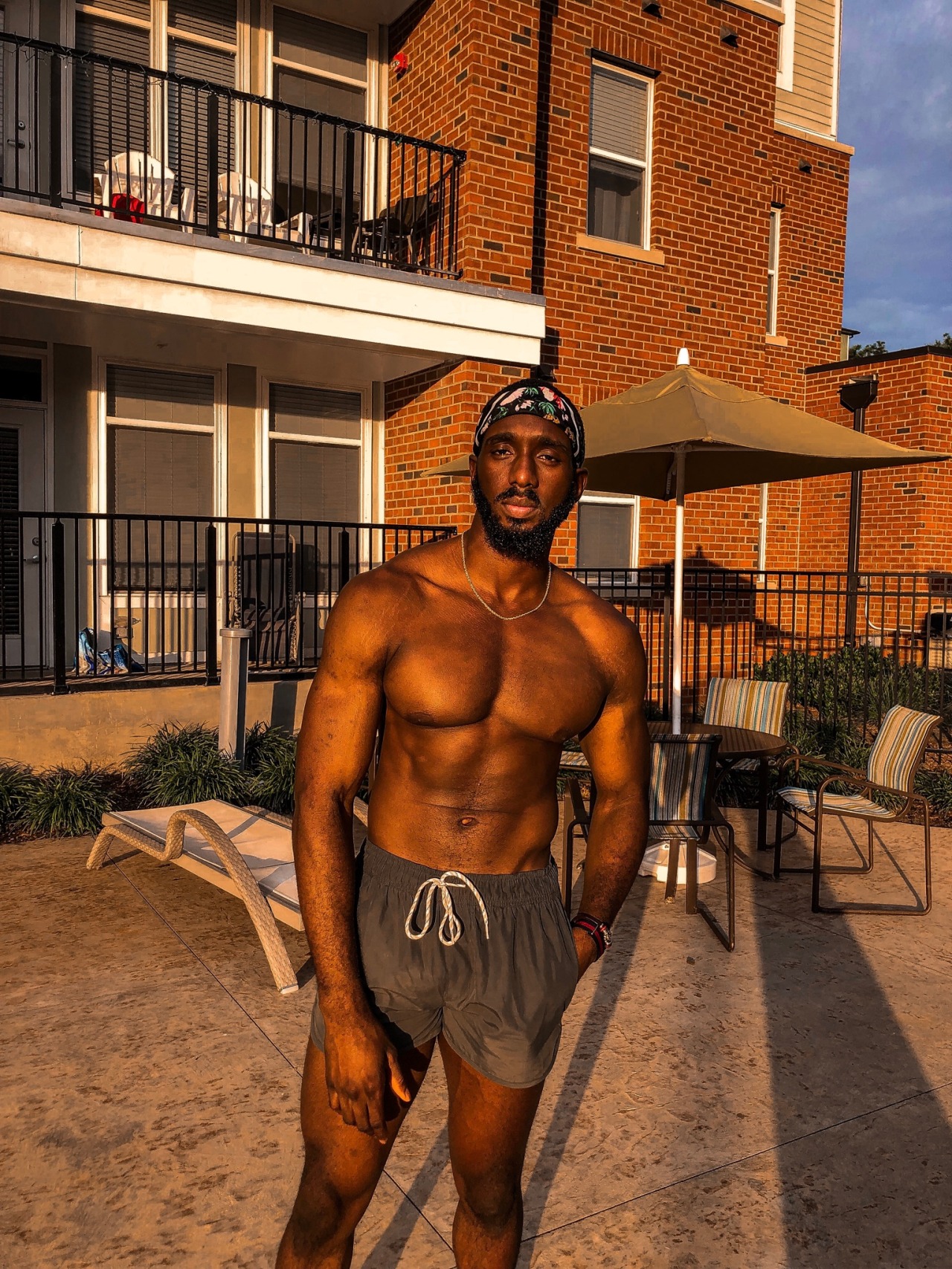 embeekanu:by the pool last summer 🌞IG @embeekanu