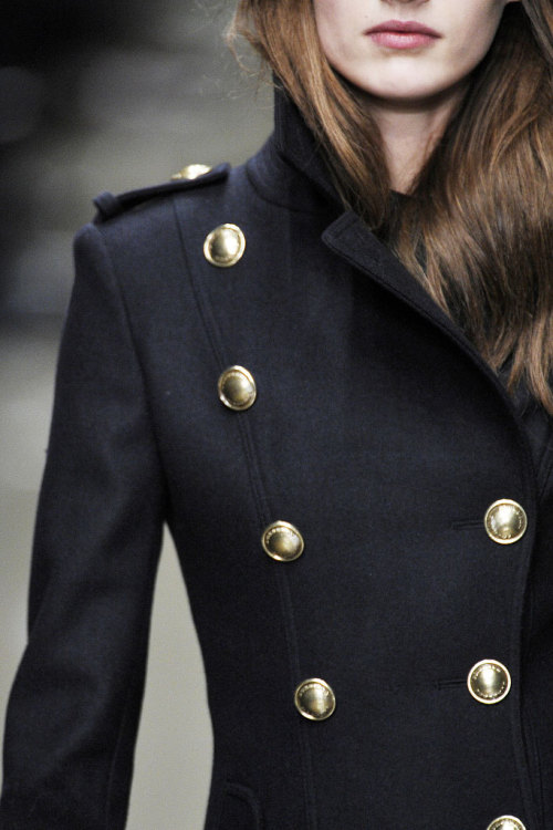 moda-sen-za-tempo-blog: Fall 2010 Ready-to-Wear Burberry Prorsum