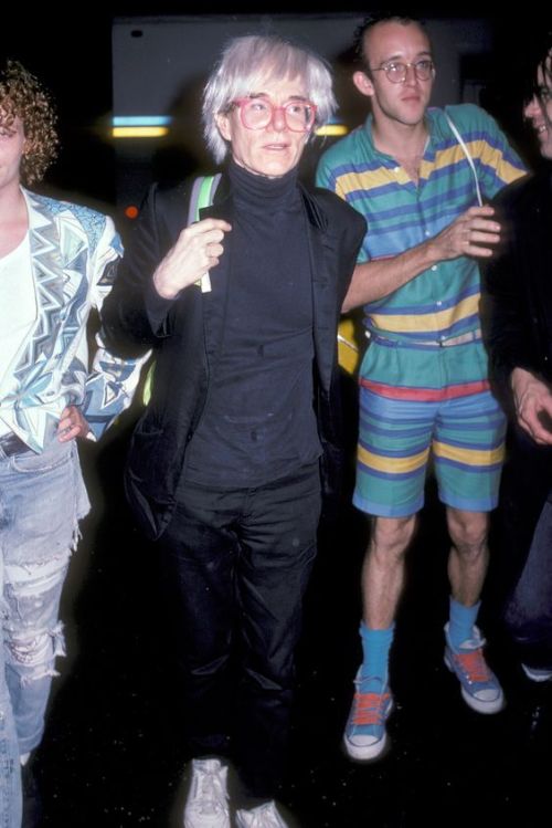 twixnmix:  Andy Warhol and Keith Haring arrive at the Palladium nightclub to celebrate Mick Jagger’s 42nd birthday on July 26, 1985.Photos by Ron Galella 